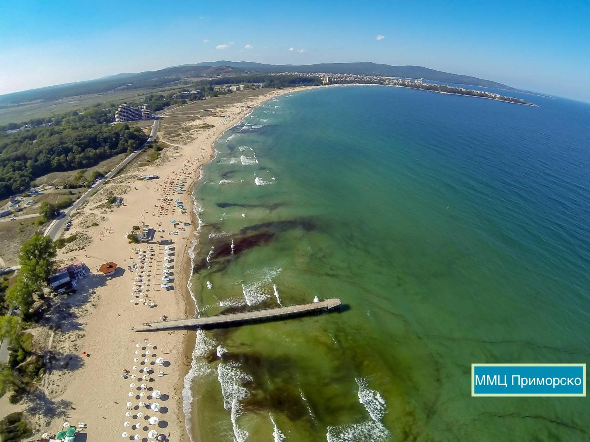 Hotel Surf Primorsko Bagian luar foto