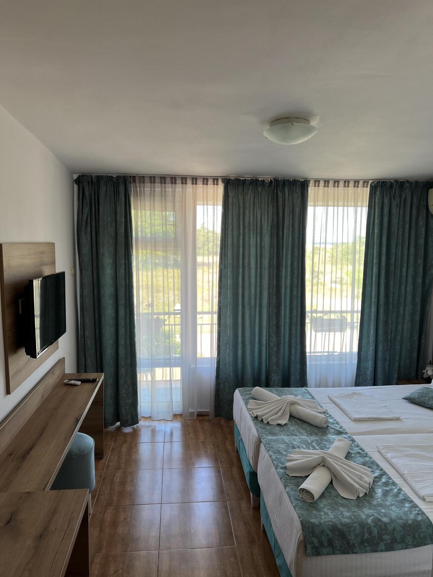 Hotel Surf Primorsko Ruang foto