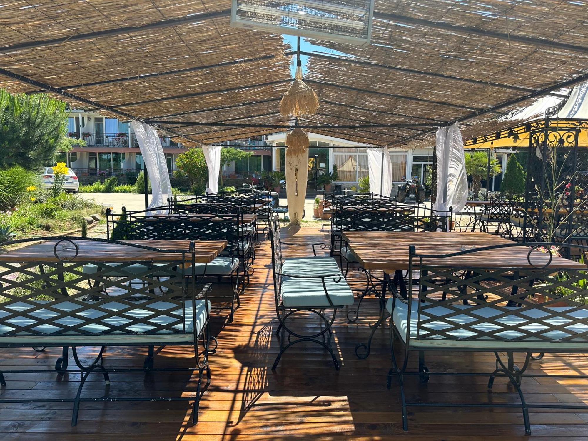 Hotel Surf Primorsko Bagian luar foto