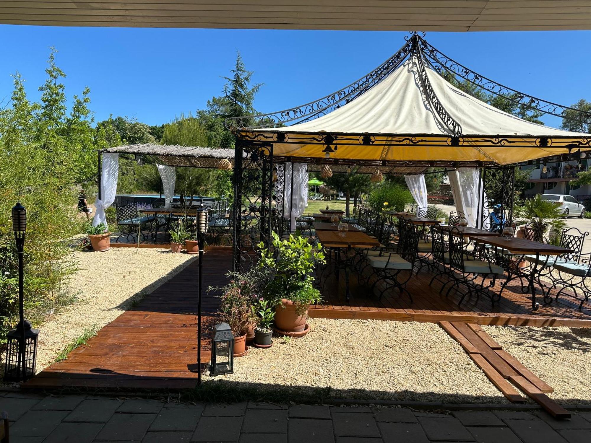 Hotel Surf Primorsko Bagian luar foto