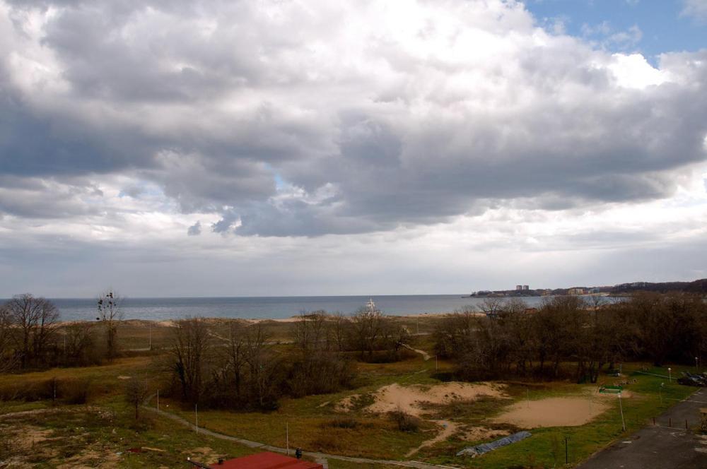 Hotel Surf Primorsko Bagian luar foto