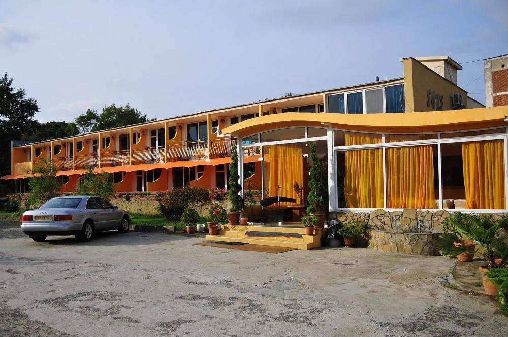 Hotel Surf Primorsko Bagian luar foto