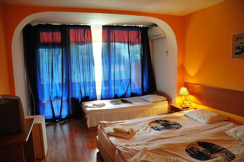Hotel Surf Primorsko Ruang foto